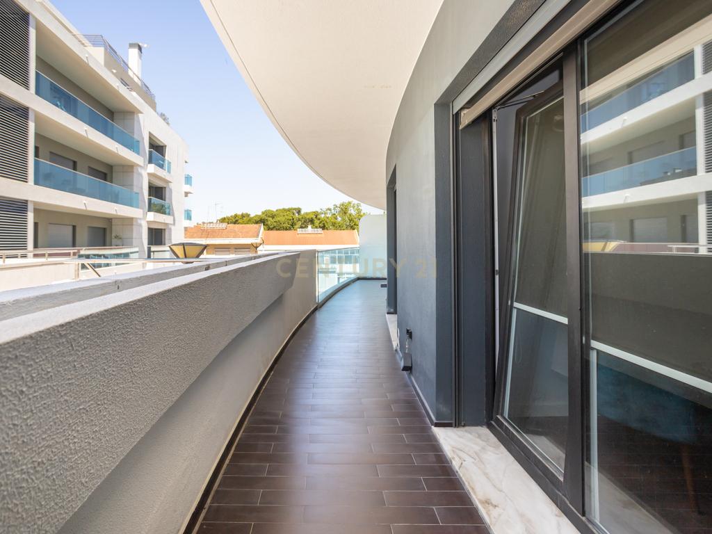Apartamento de luxo com 5 assoalhadas, 2 garagens e parqueamento - Image 38