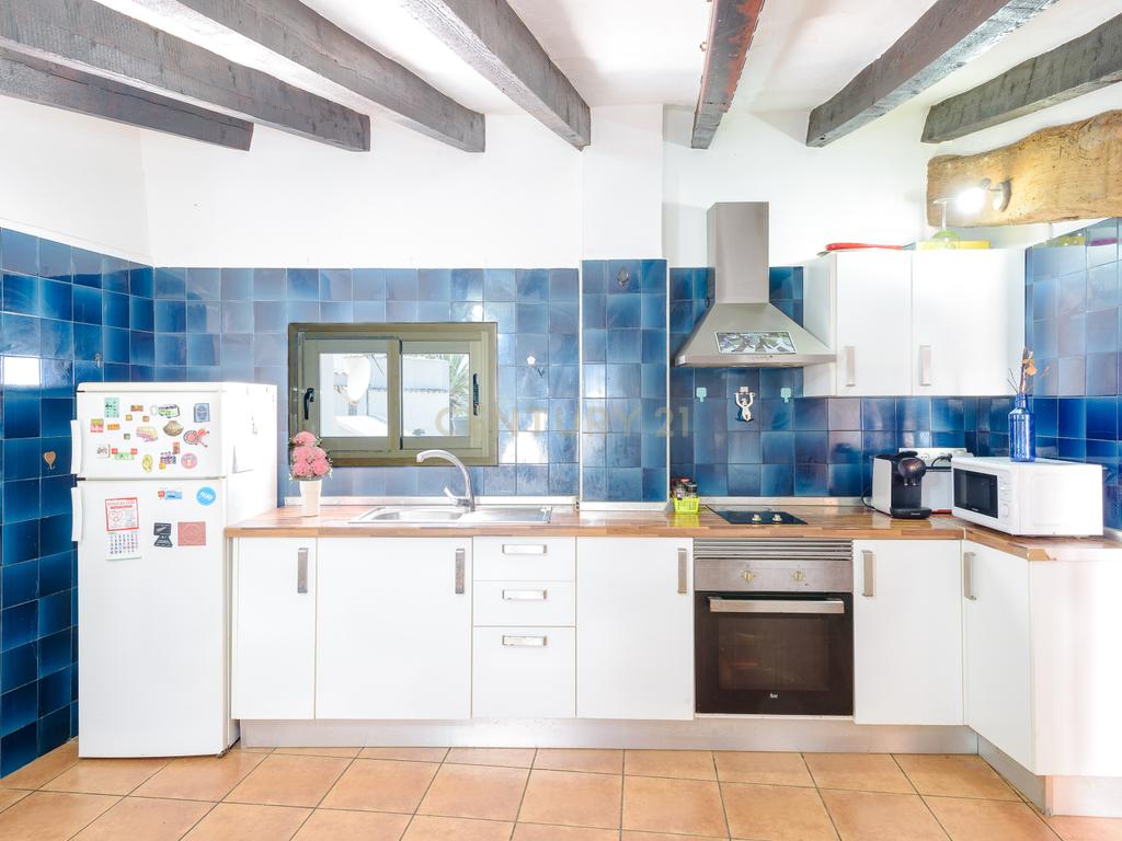 À venda: Casa histórica com grande potencial em Dalt Vila – Ibiza - Image 17