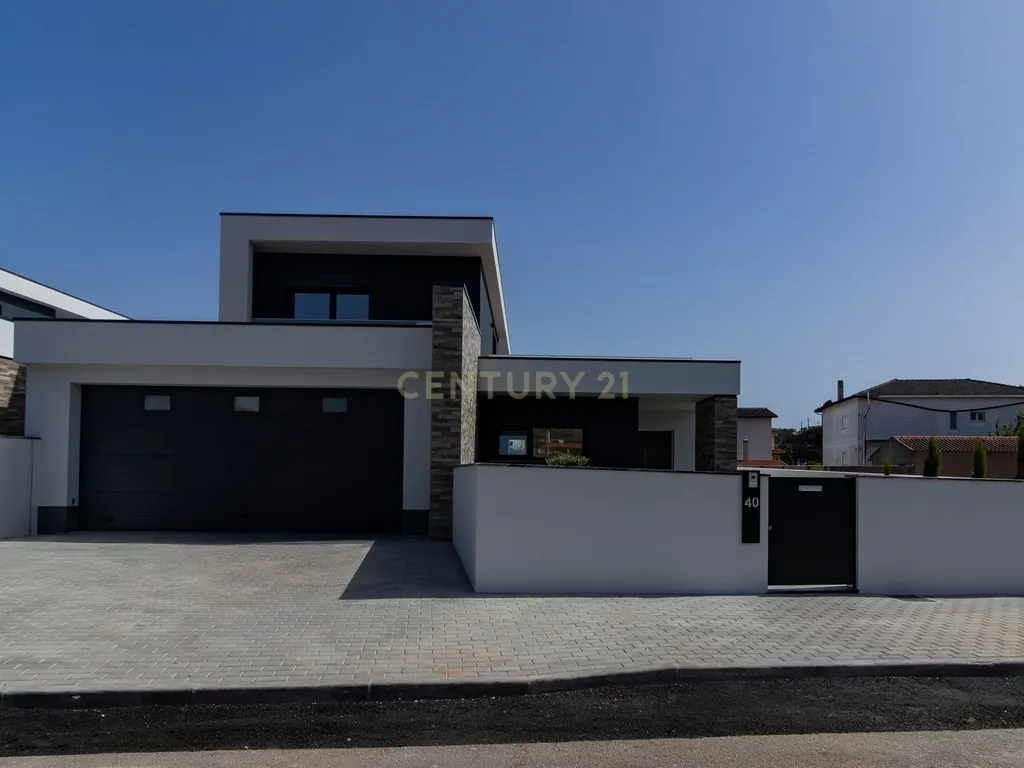 Moradia Contemporânea T3 Construção Nova em Fátima, Ourém - Image 2