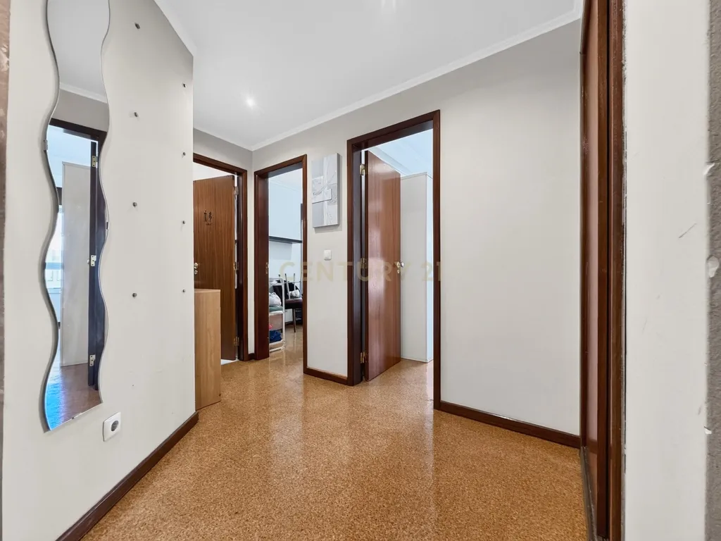 Apartamento T3 Duplex com Vista Desafogada no Monte da Caparica - Image 34