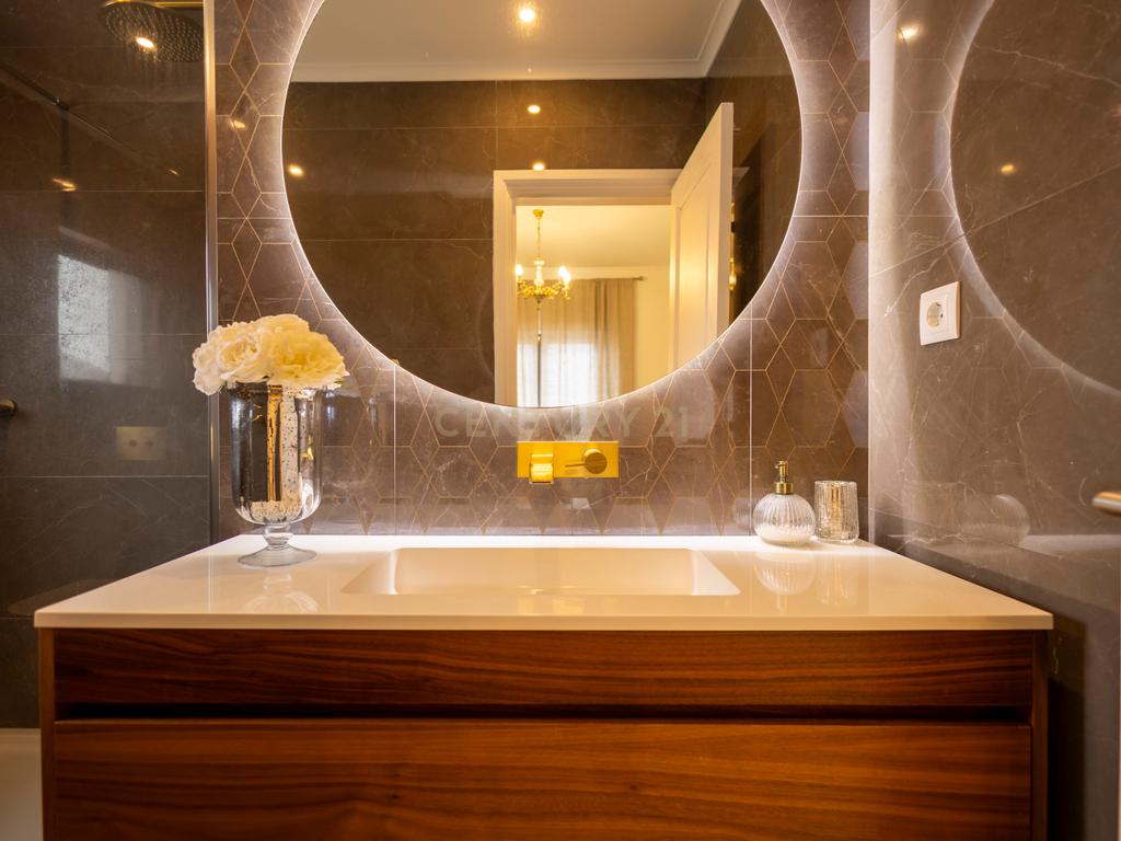 Moradia de Sonho na Charneca da Caparica – Elegância, Conforto e Localização Privilegiada - Image 30