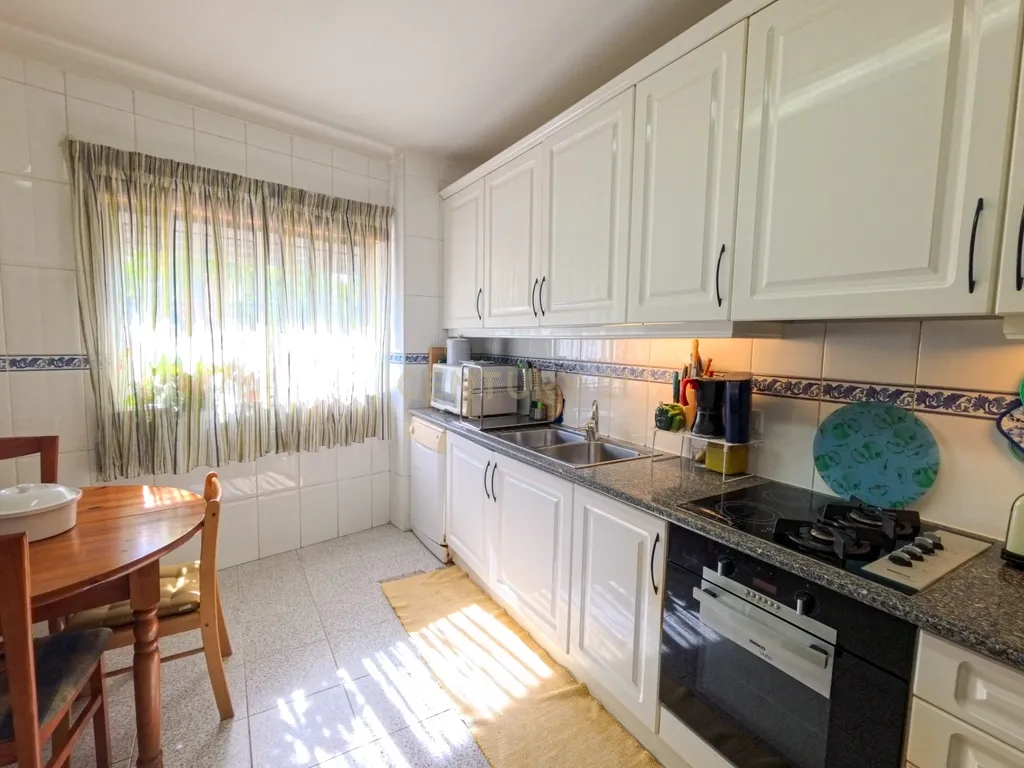 Apartamento T4 em Marzovelos, Viseu - Image 1