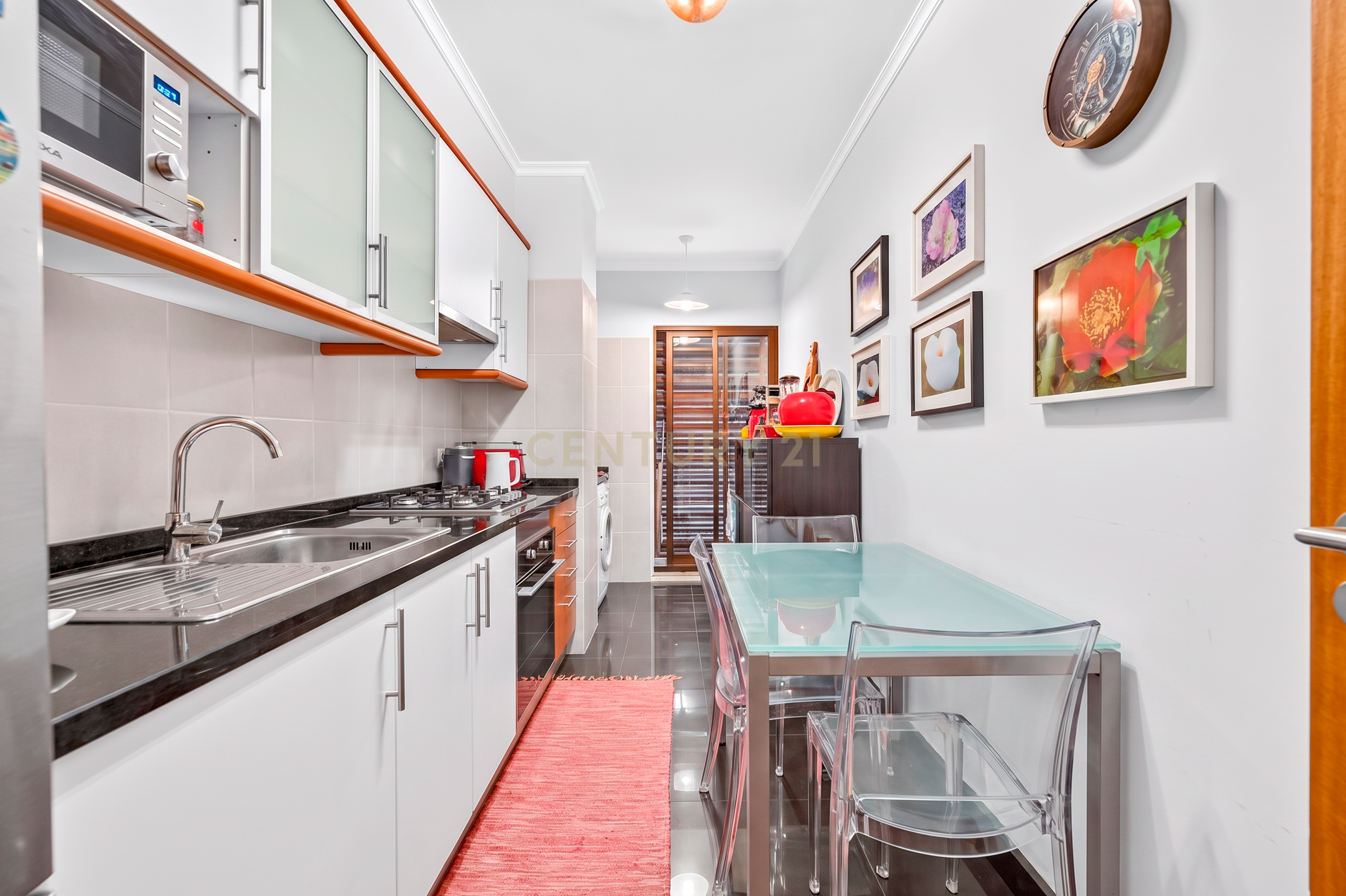Fotografia 7 de Apartamento T1 com Boas Áreas em Santo António, Funchal