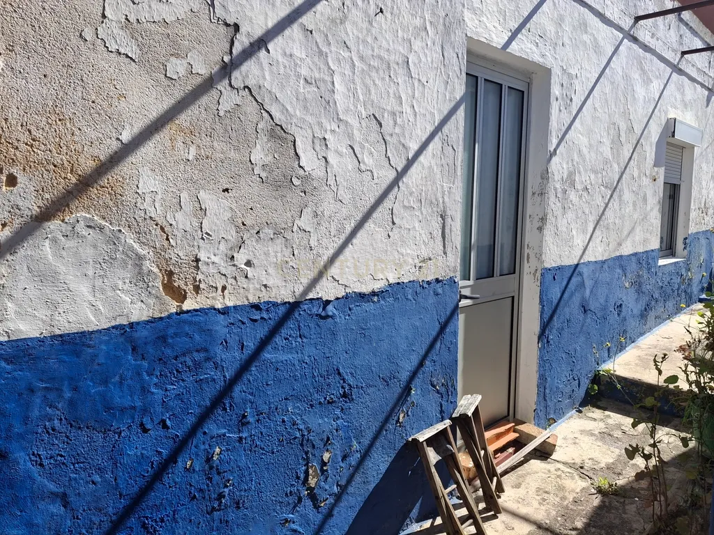 Moradia para Recuperação no Montijo com Jardim e Garagem - Image 19