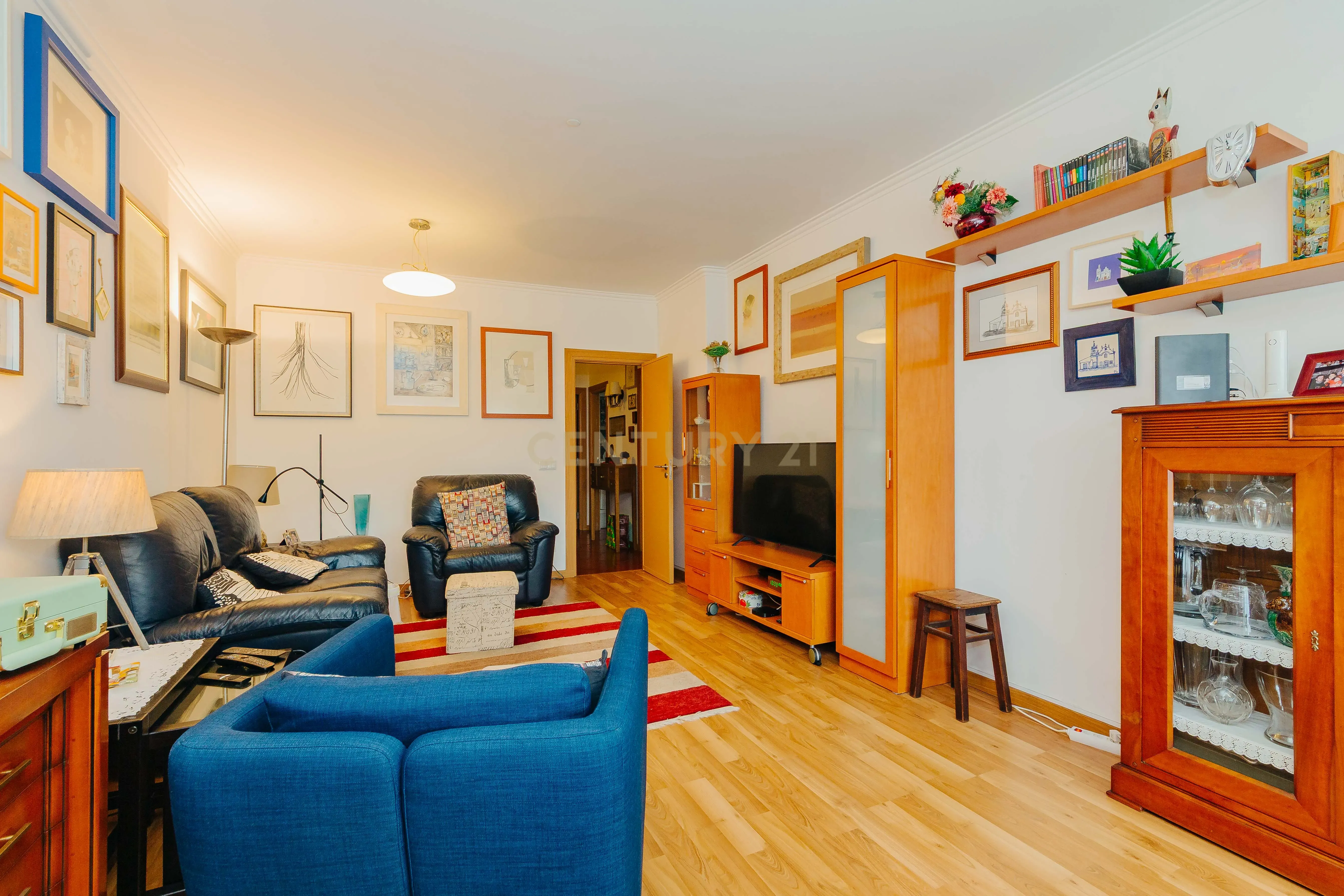 Apartamento T3 com 119 m² em Alfornelos – Remodelado, 2 WC, facilidade de estacionamento e proximidade à estação do Metro - Image 21