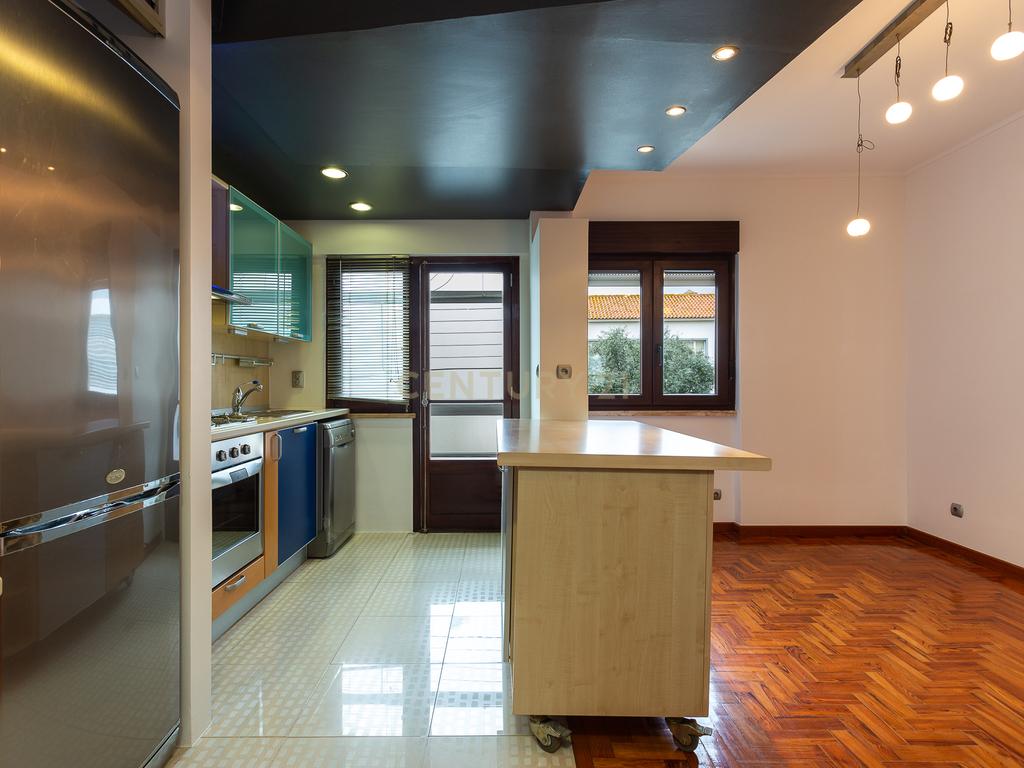 Apartamento T2 em Sacavém, Loures - Oportunidade Única! - Image 4