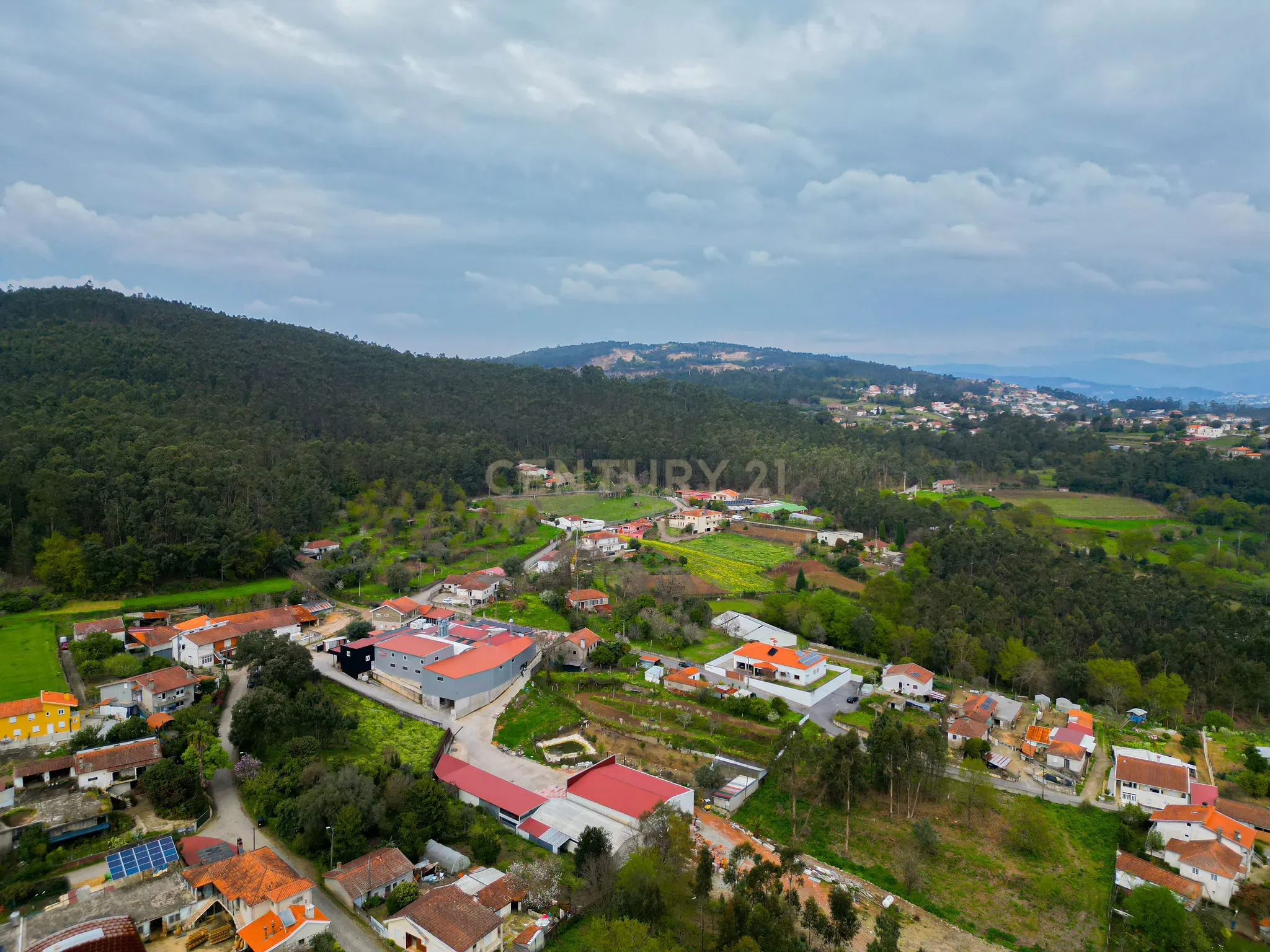 Fotografia 11 de Terreno Urbano com 2.030m2 em Oliveira, Barcelos