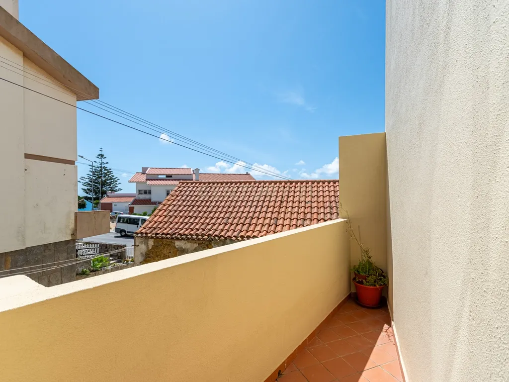 Apartamento T0+2 perto da praia na Ericeira! - Image 13