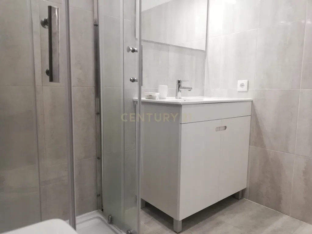 Apartamento T2 em Paço de Arcos para arrendar - Reservado - Image 6