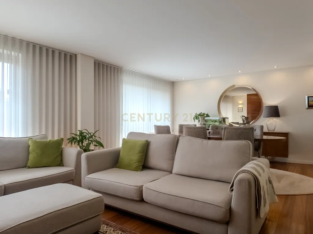 Apartamento T3 com Terraço, Varanda, Garagem | Último andar em Paranhos, Porto - Image 31