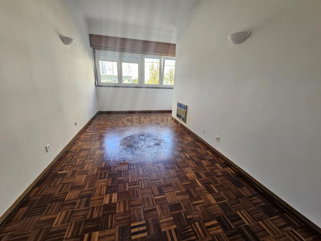 APARTAMENTO PAÇO DE ARCOS - Image 7