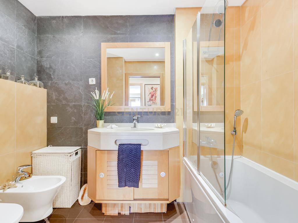 Apartamento T2 com Box p/ 2 Carros - Malvarosa, Alverca - Image 16