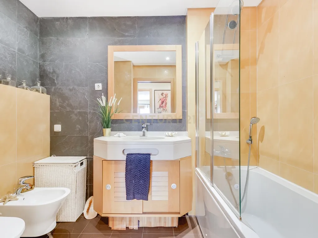 Apartamento T2 com Box p/ 2 Carros - Malvarosa, Alverca - Image 16