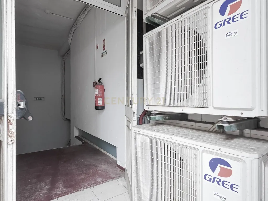 Ativo Comercial Multiuso com 494 m² | Clínica, Showroom, Self-Storage, Formação ou Operação Empresarial - Image 17