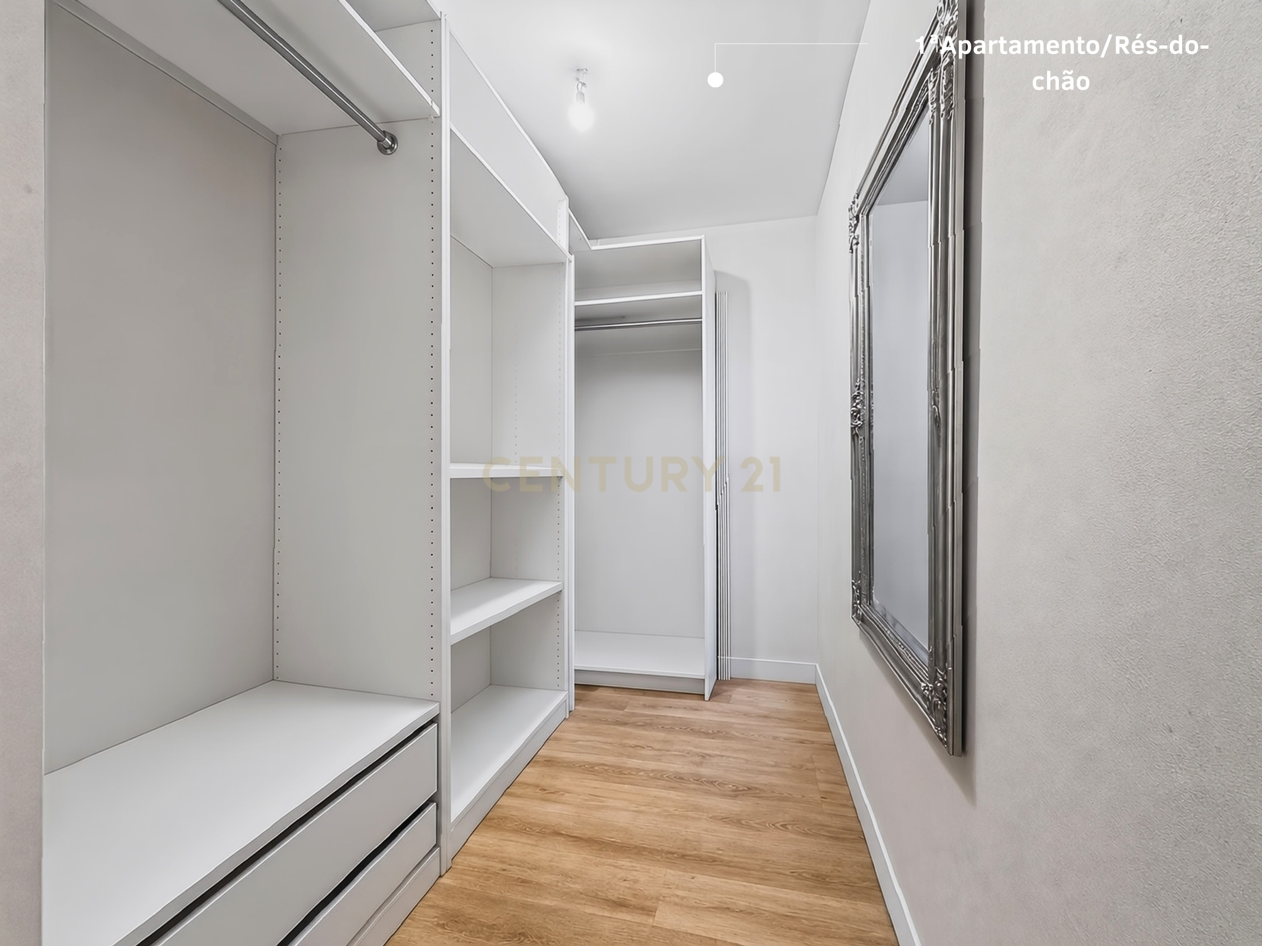 Fotografia 8 de Moradia com Excelente Potencial de Rendimento — Dividida em 3 Habitações Independentes na Sobreda, Almada