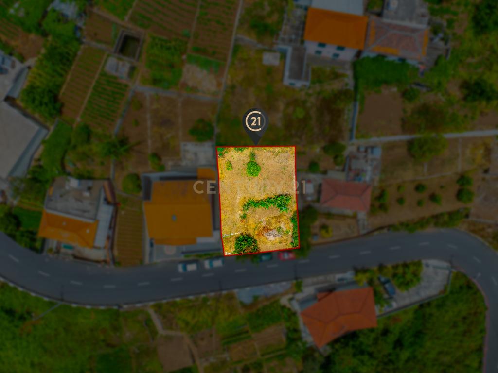 Terreno Urbano com Projeto Aprovado na Tranquila Ribeira Brava - Image 9