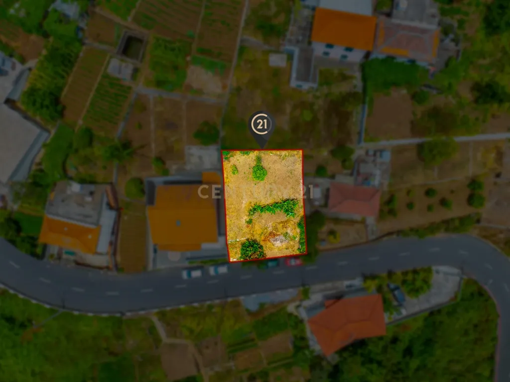 Terreno Urbano com Projeto Aprovado na Tranquila Ribeira Brava - Image 9