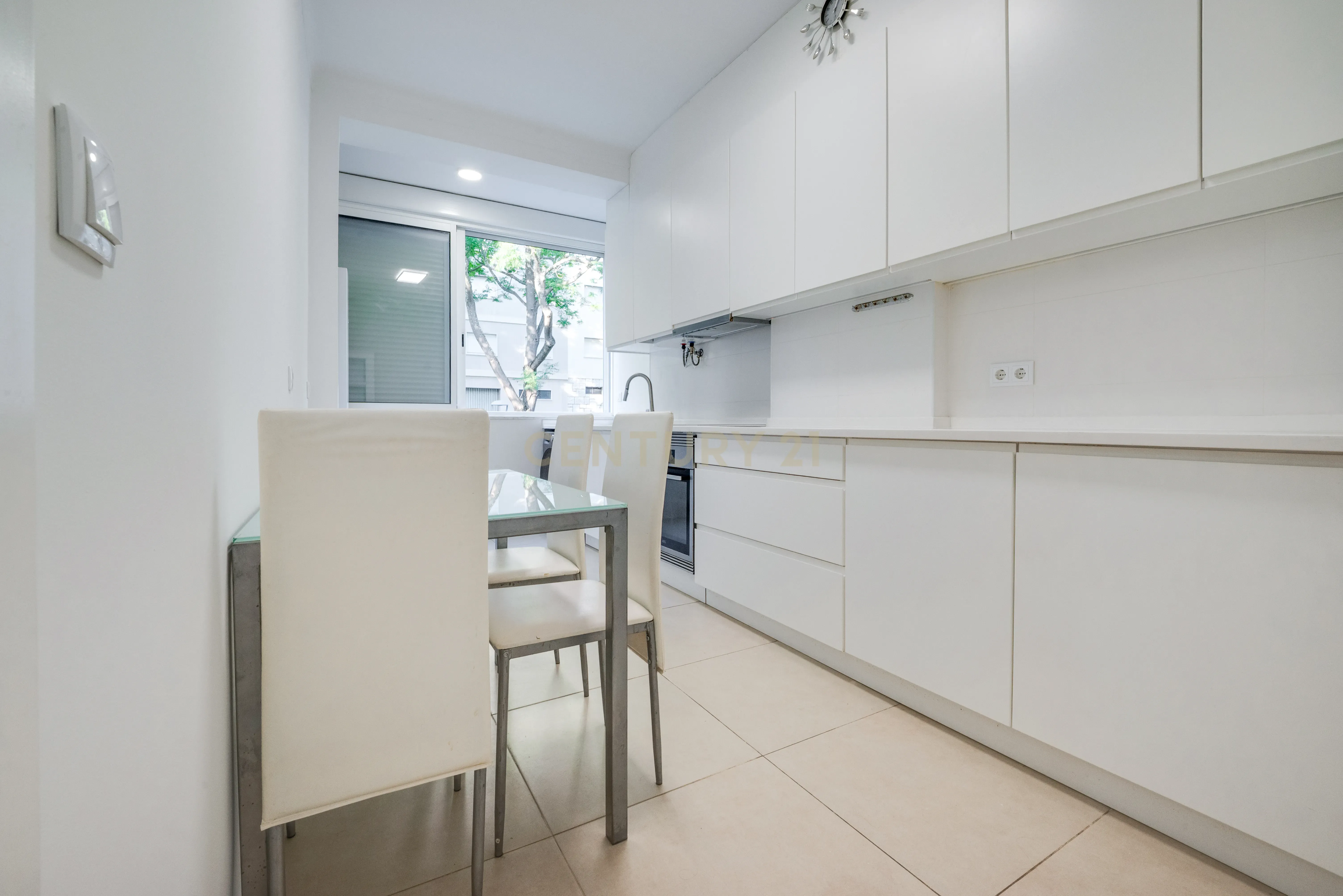 Fotografia 3 de T3 Renovado e Mobilado em São Sebastião, Setúbal