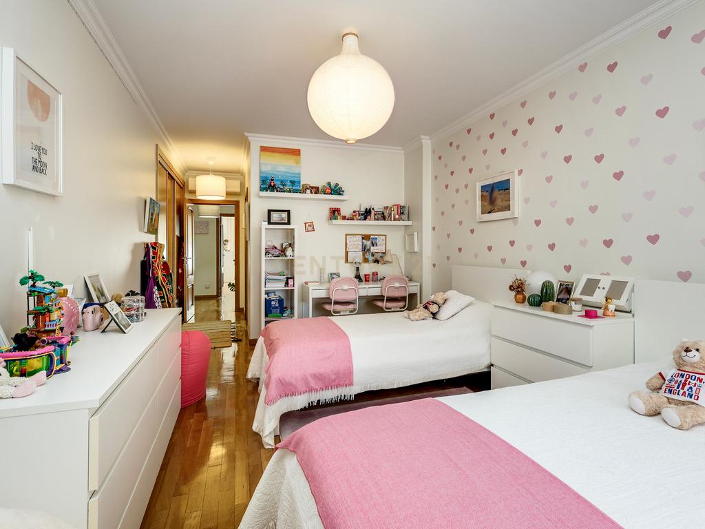 Apartamento T2 para Arrendamento | Urbanização do Neudel, Amadora - Image 13