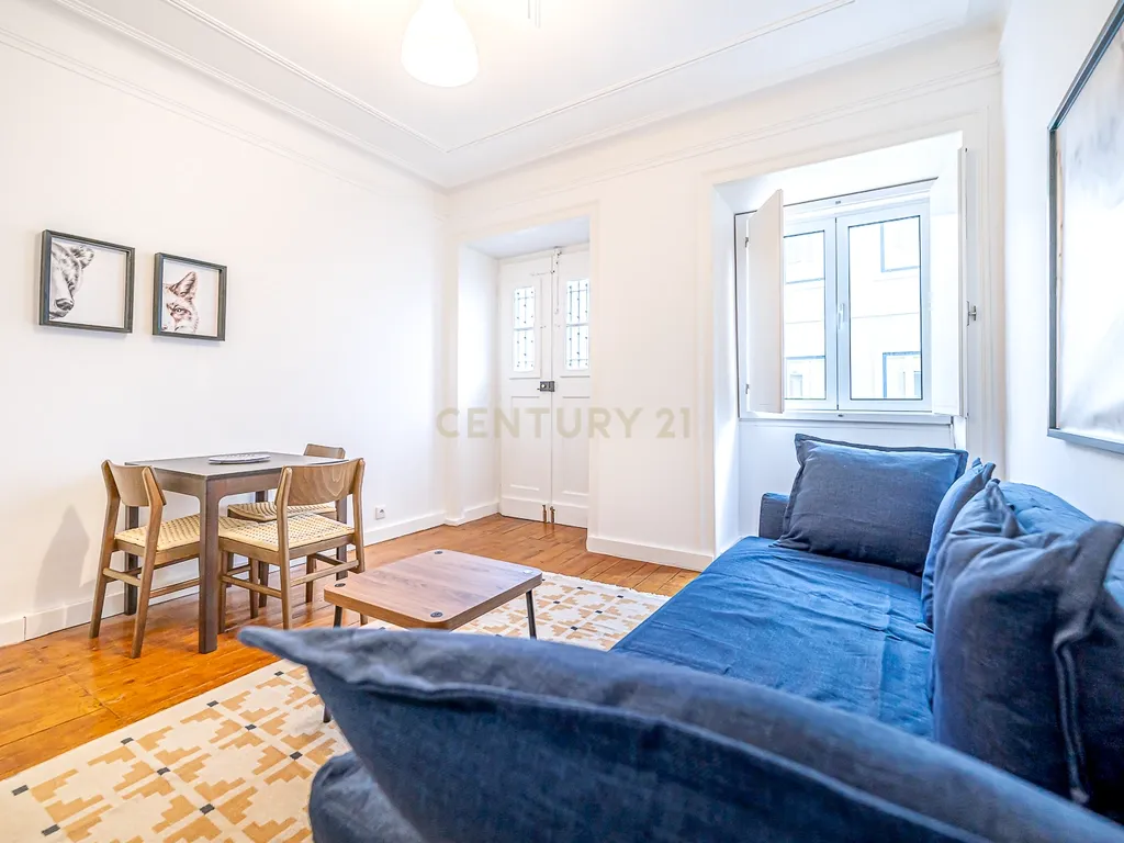 Apartamento T2 para Arrendamento – Rua São João da Mata, Lisboa - Image 6