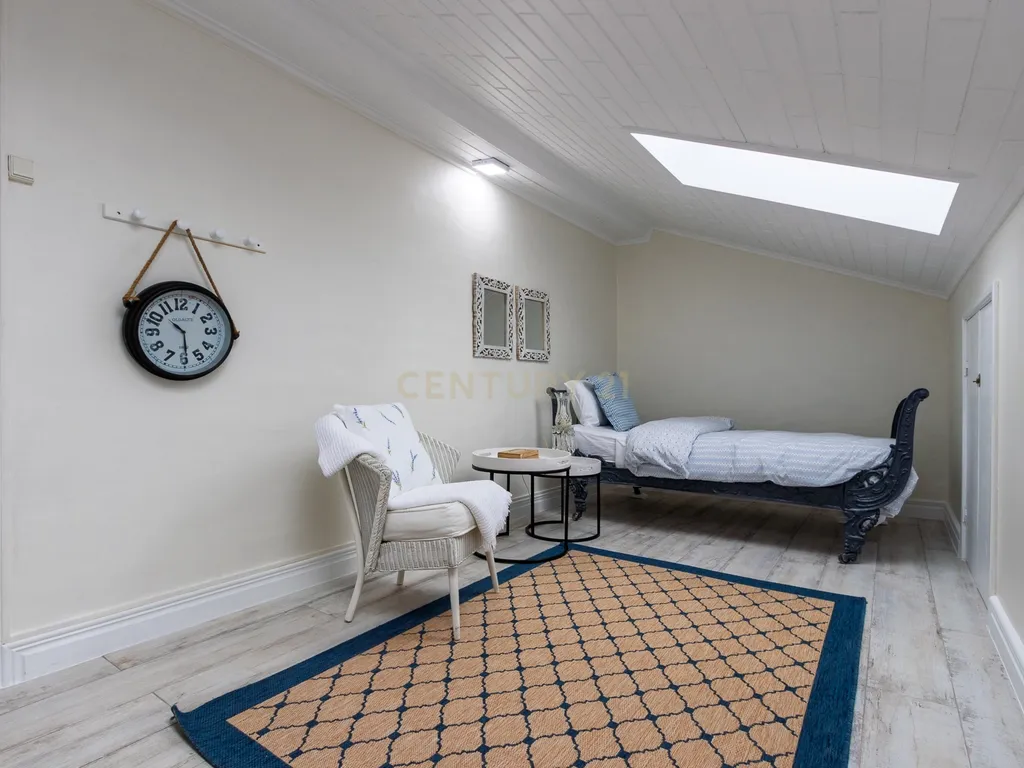 Casa Renovada com Vista para a Cidade em Ponta Delgada - Image 35