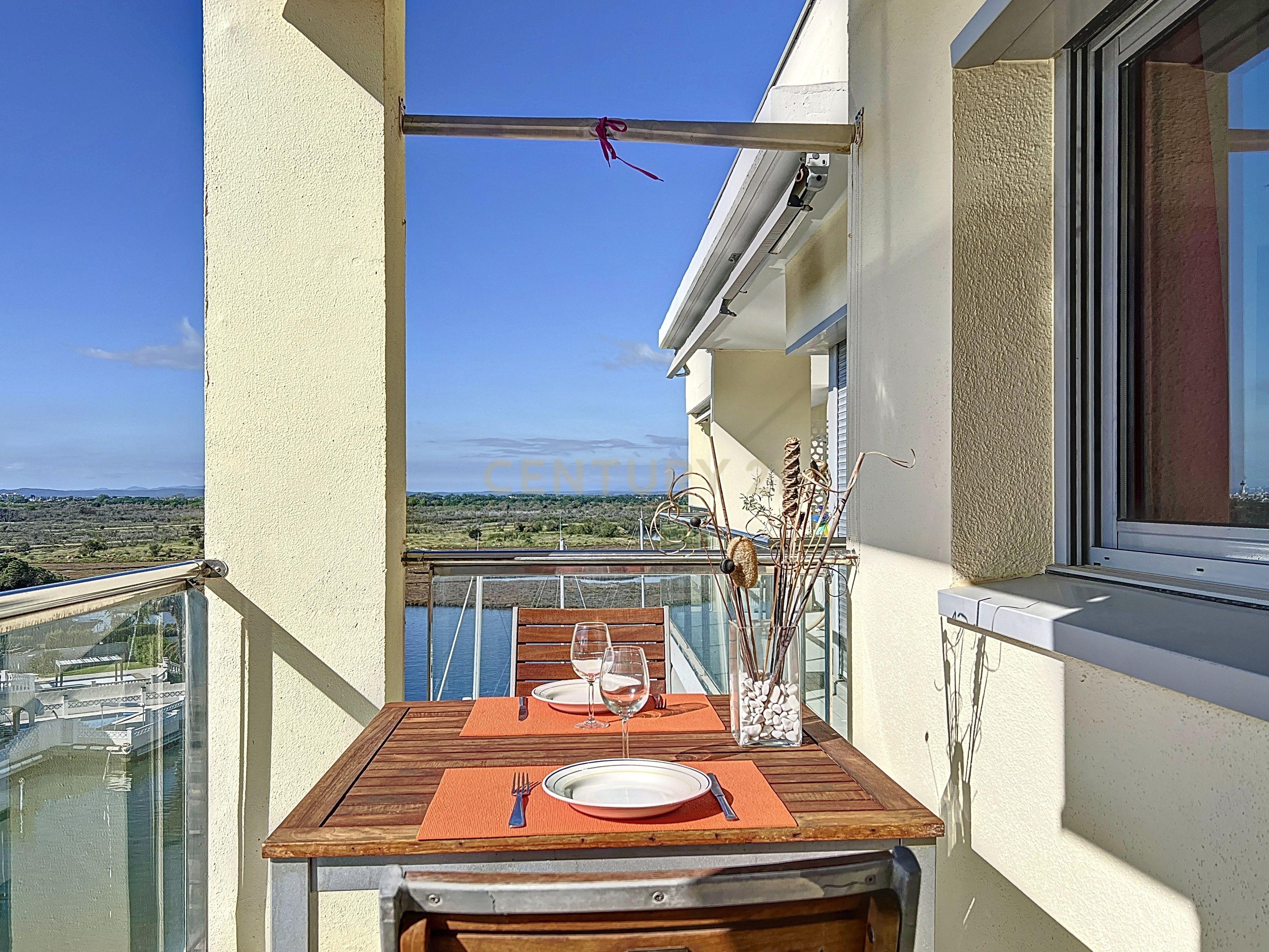 PARA VENDA - EM ROSAS NA COSTA BRAVA - EXCELENTE APARTAMENTO T1 COM VISTA PARA O MAR E PARA O CANAL - Image 2