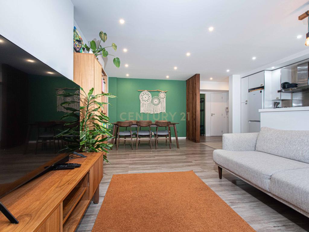 T2 em Alfragide | 102 m² | Arrecadação - Image 8