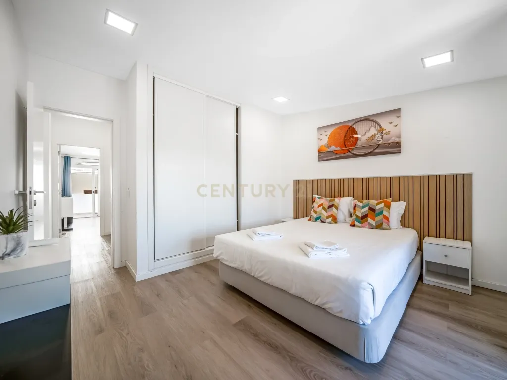 Moradia T3 renovada no centro histórico de Albufeira /200 metros da praia - Image 16