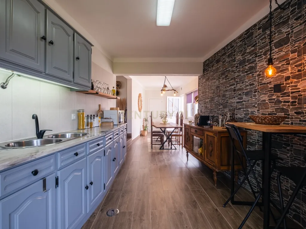 Moradia Renovada em Serpins, Lousã com 3 Casas de Banho - Image 4