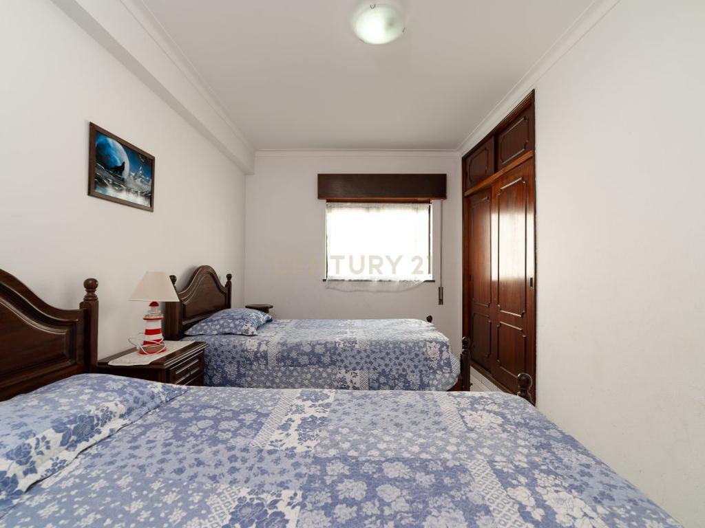 Apartamento T2 em Monte Gordo – Rua Pedonal, a poucos metros da praia - Image 17