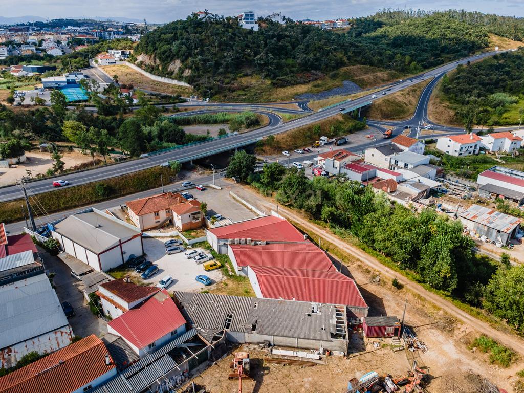 Armazém composto por 3 Edifícios e Amplo Logradouro – Ponte das Mestras, Leiria - Image 16