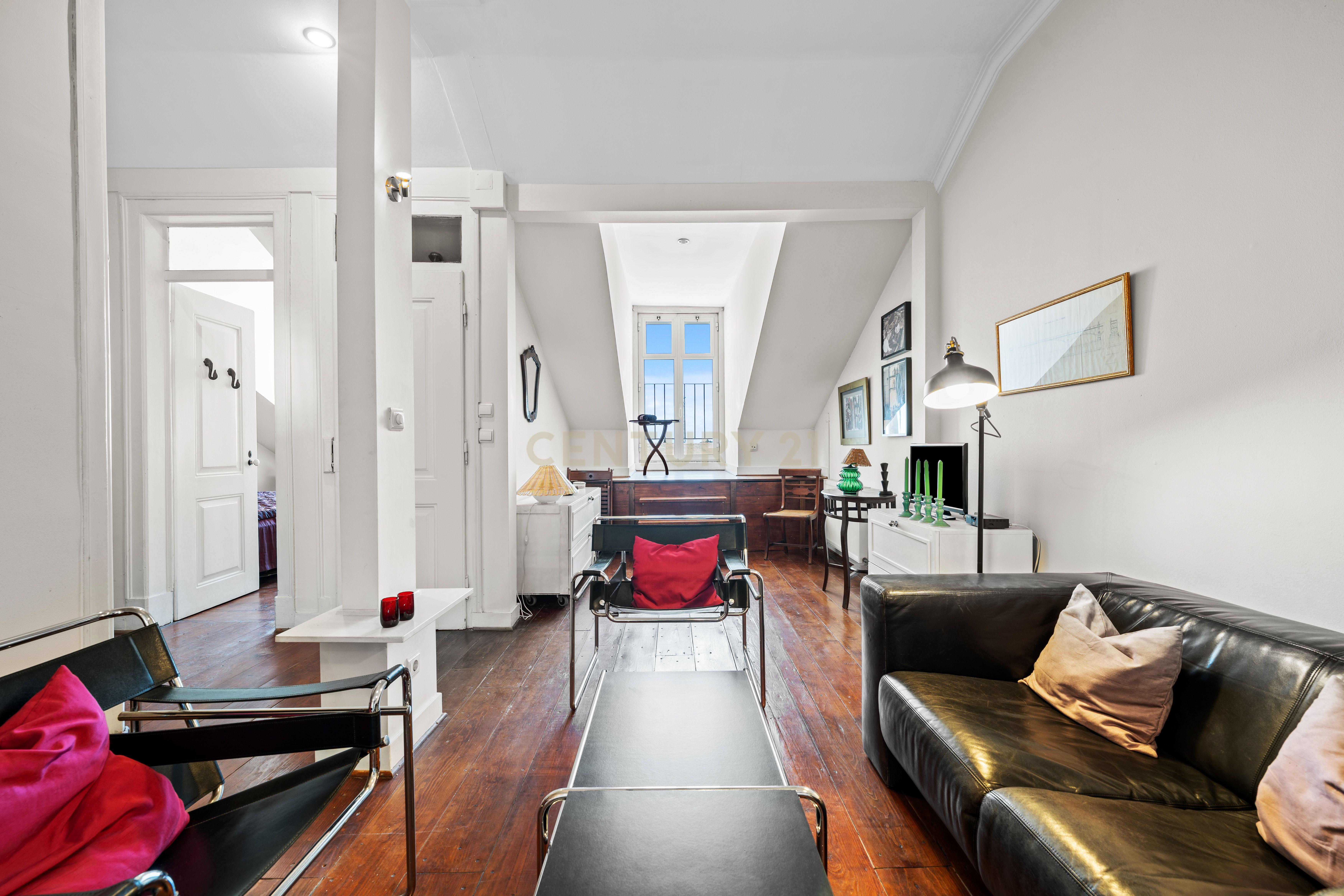 Fotografia 3 de Apartamento de Charme com Vista Rio | 100 m² | Avenida 24 de Julho