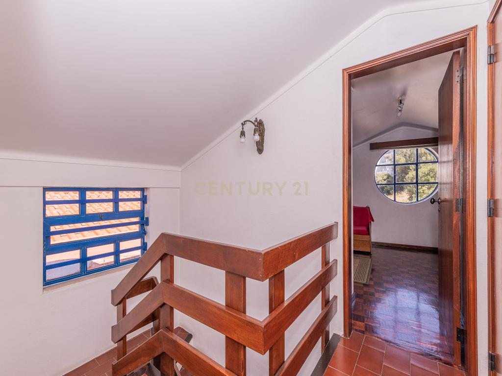 T4 Duplex na Vila de Sesimbra – Ideal para Férias em Família - Image 9