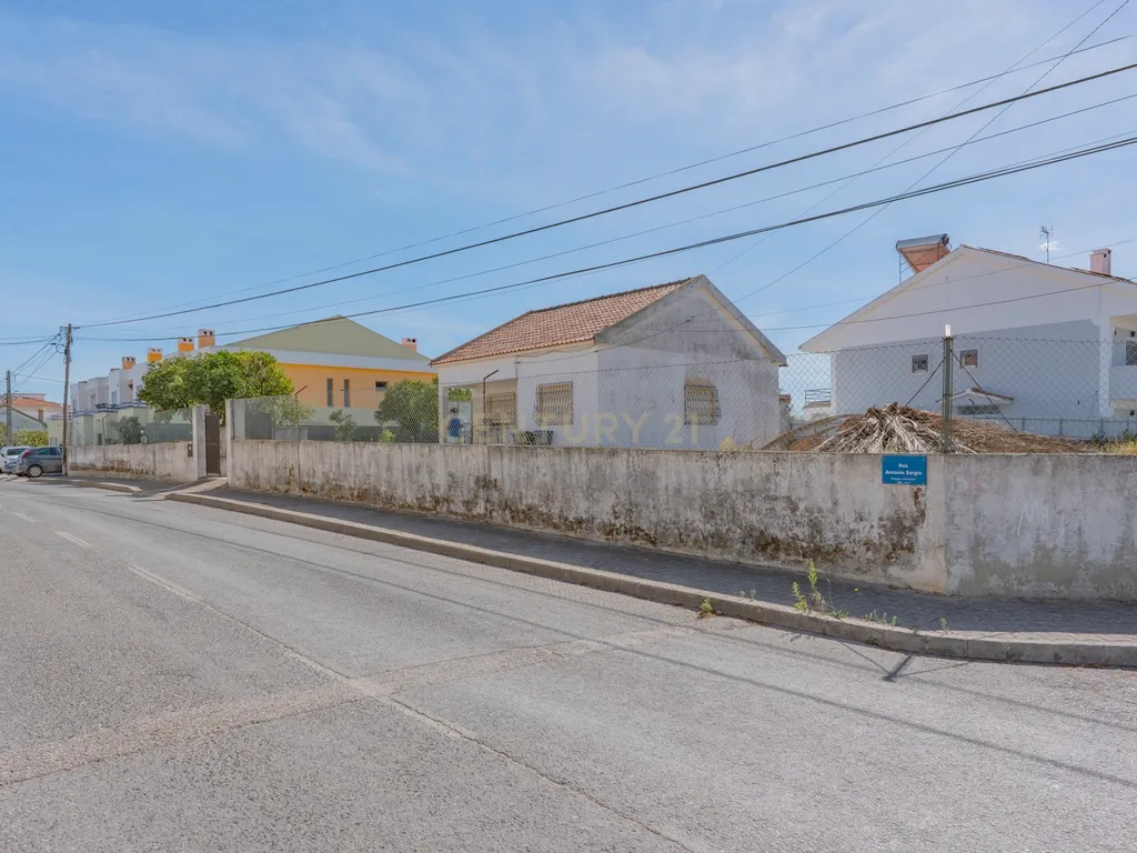 Moradia Isolada com Terreno de 1041 m² – Um Mundo de Possibilidades! - Image 119