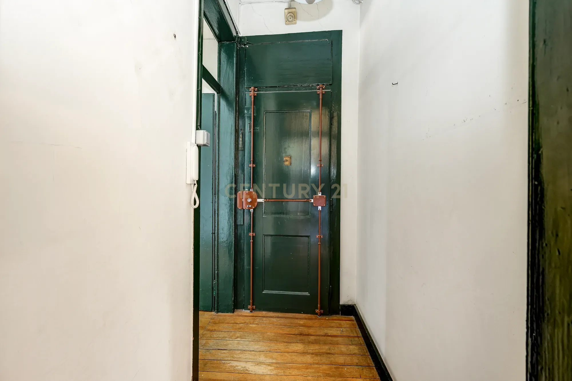 Fotografia 3 de Apartamento T2 Na Lapa, Lisboa