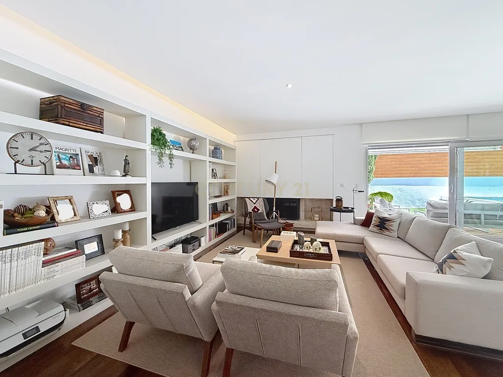 Luxuosa Moradia T3 com Vista Mar em S. Pedro do Estoril, Parede - Image 18