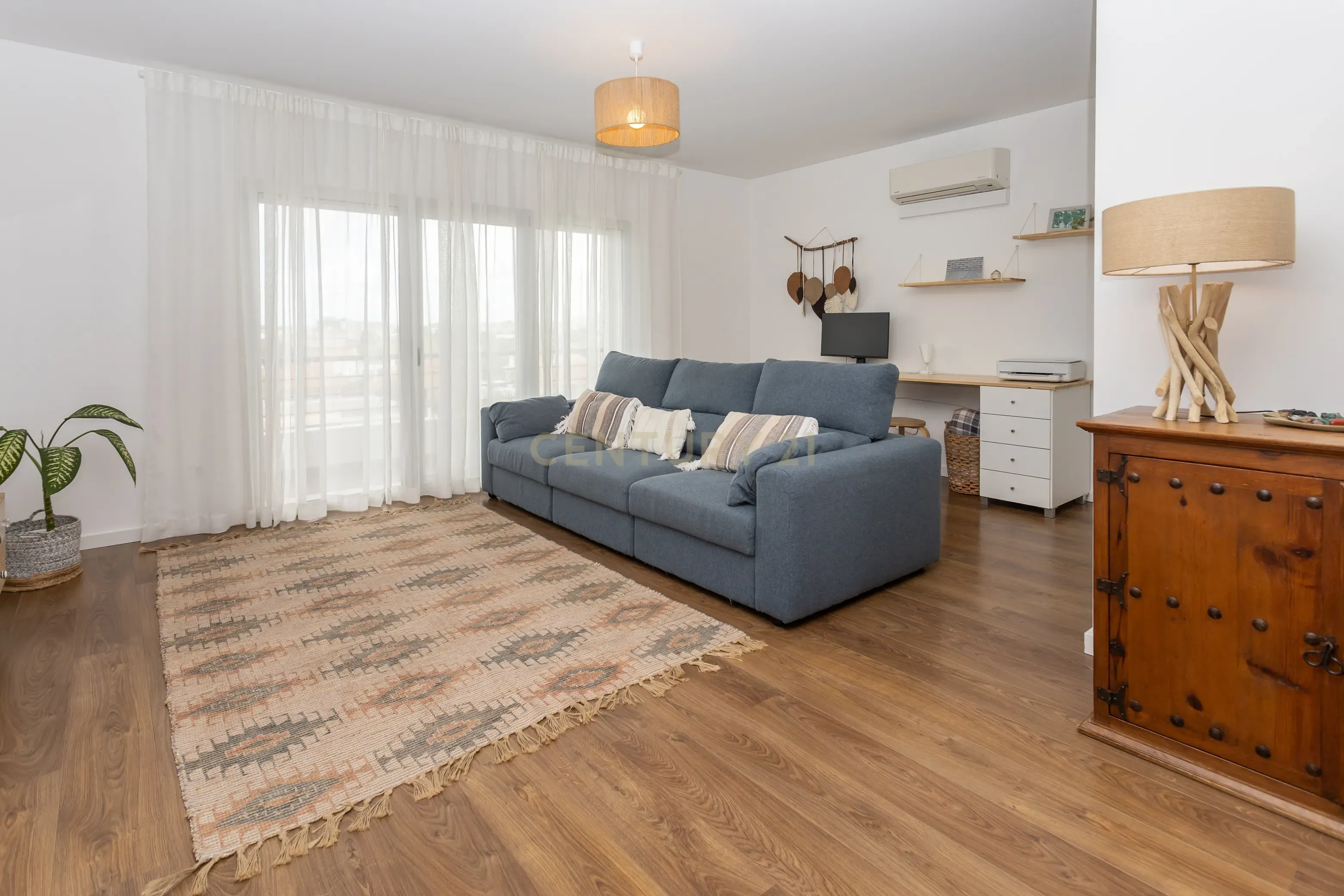 Apartamento T3 Condomínio Jardins da Ladeira, Aldeia de Paio Pires - Image 1