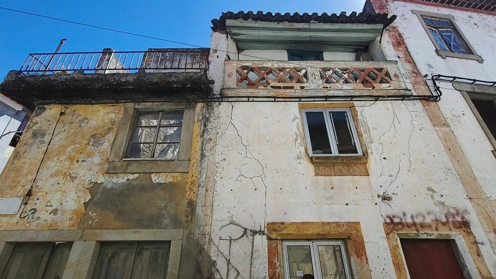 Fotografia 3 de Duas moradias para reabilitar | Um projeto com história e potencial