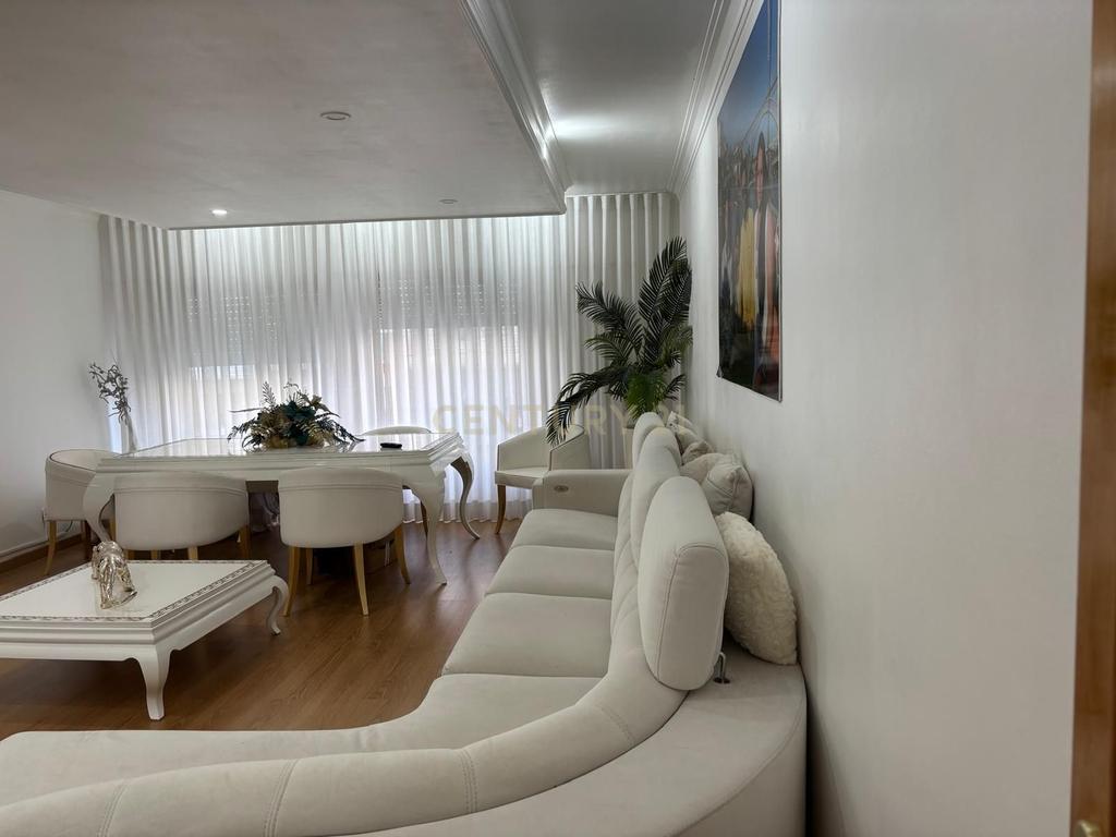 Apartamento T2 em Massamá Norte  - Image 2