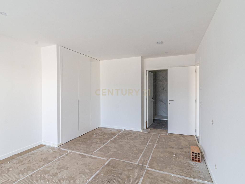 Apartamento T0 – Fração H em Viana do Castelo Roy Rock Saint Sebastian Place New - Image 75