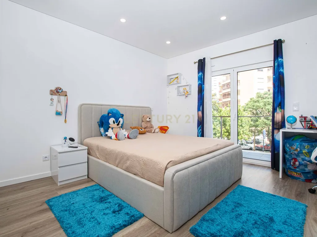 Apartamento Collection | T3 Premium Semi-Novo, Totalmente Mobilado, com Terraço Exclusivo e Box para 3 Viaturas - Image 28