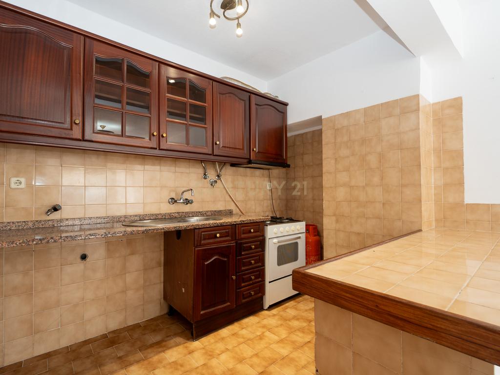 Apartamento T1 com potencial para T2 na Rinchoa – Conforto e Tranquilidade! - Image 7