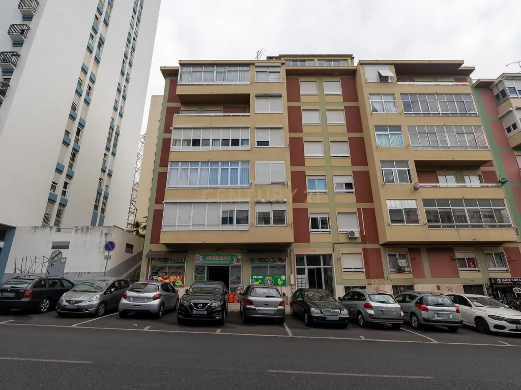 T2 Renovado em Odivelas — Conforto, Luz Natural e Localização Privilegiada - Image 1