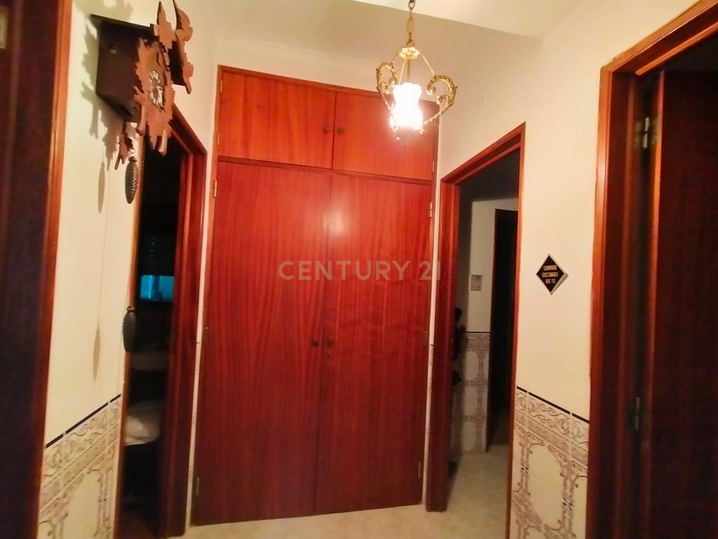 T3 | 100m² em Agualva-Cacém | 1º Andar | 2 WC | Zona Calma - Image 7