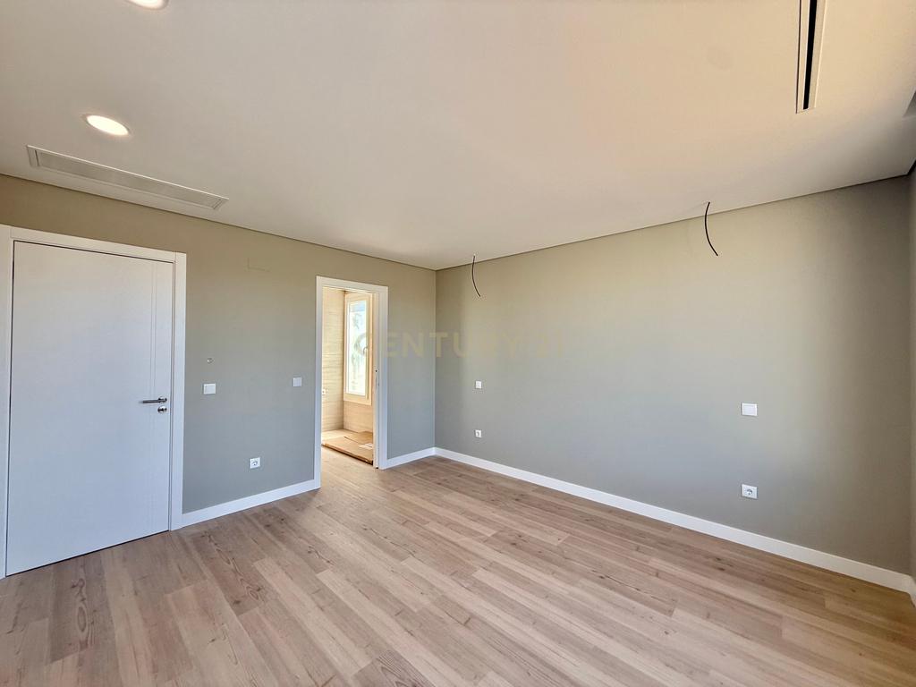 Moderna Moradia T3 em Azeitão, Setúbal - Em Construção - Image 12