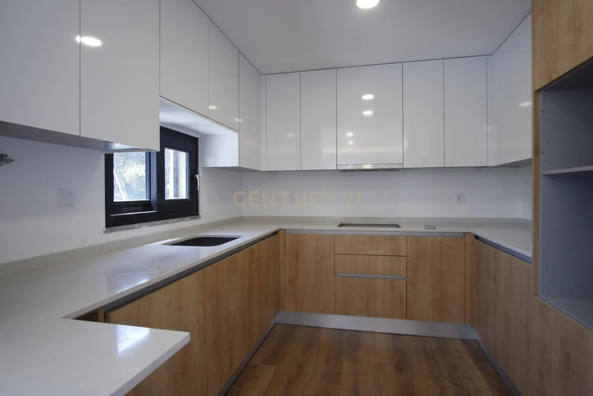 🌿 Moradia de Sonho Pronta a habitar na Avenida do Mar T5 com piscina – Aroeira - Image 6