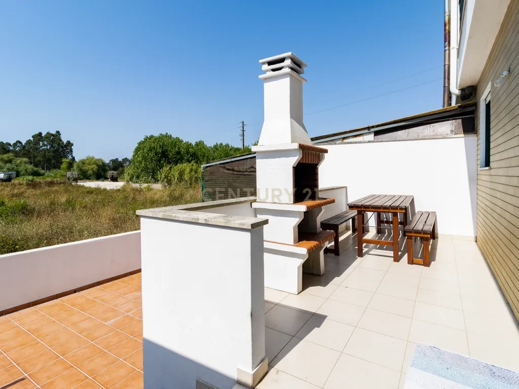 Excelente Moradia T3 , espaço exterior e garagem – Marinha Grande - Image 28