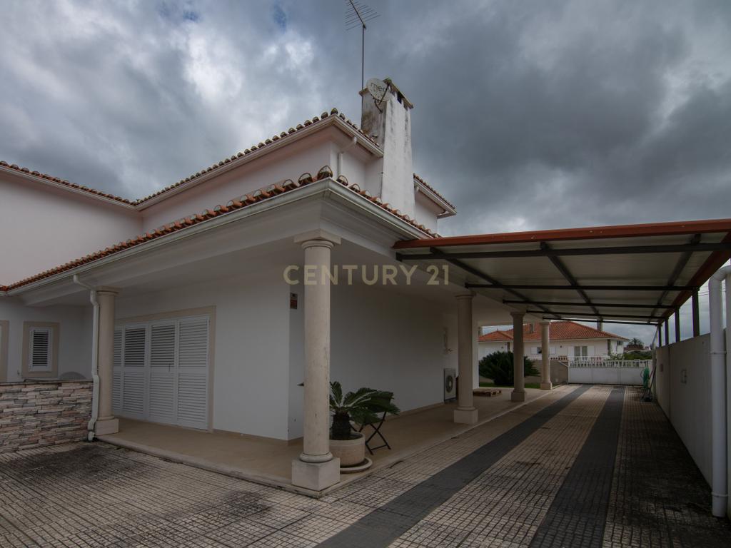 Moradia com Piscina em Vendas Novas - Image 6