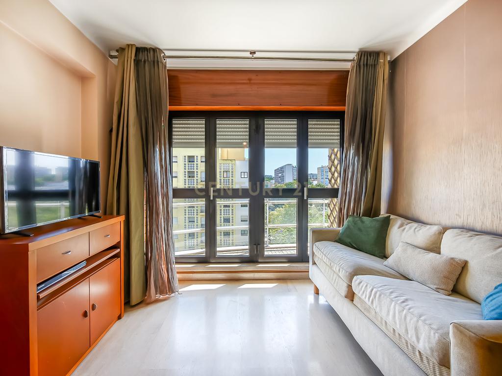 Apartamento T2 nos Olivais Sul - Image 5