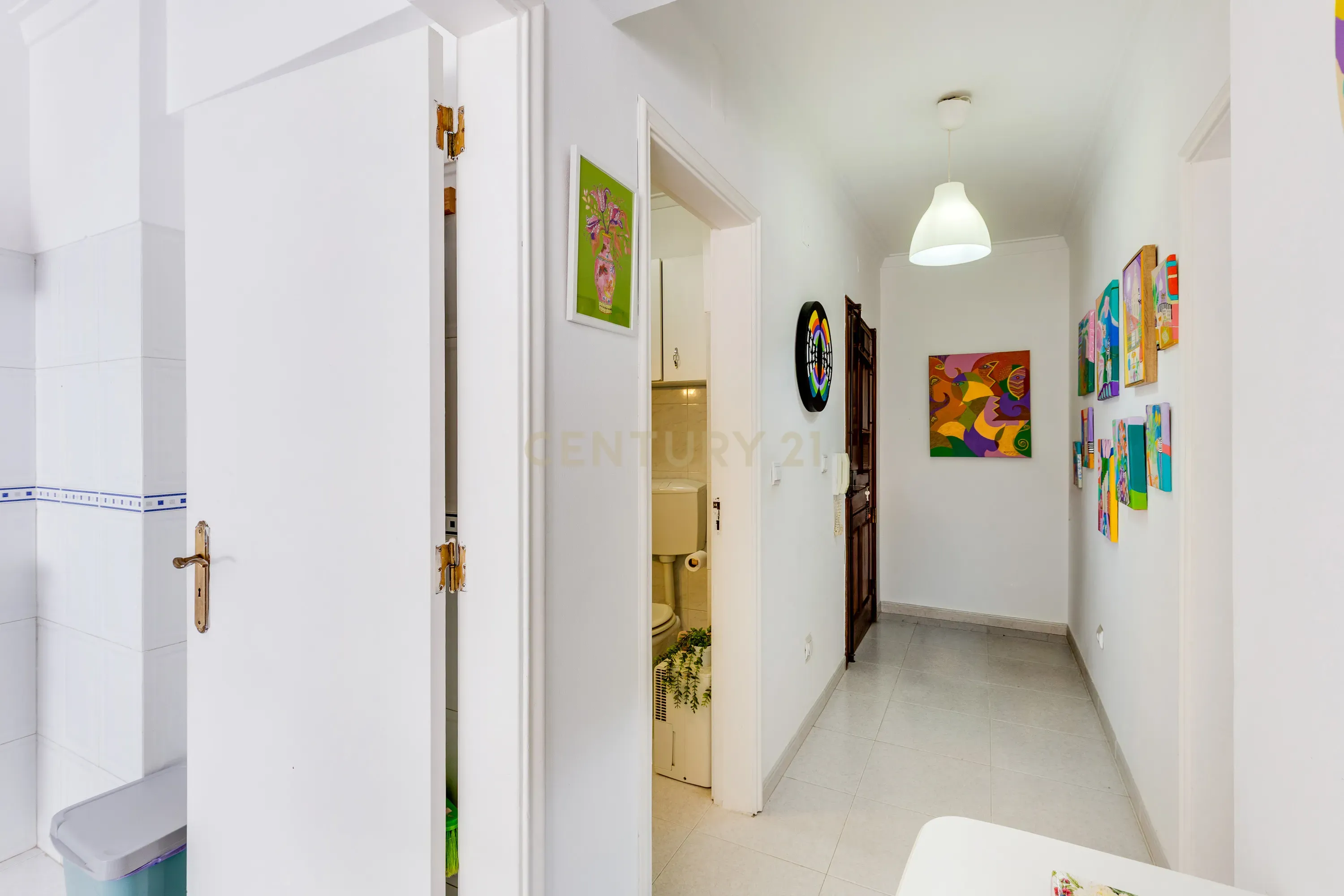 Fotografia 8 de Apartamento T1 em Corroios, Seixal | Praticidade para o dia a dia e proximidade de Lisboa
